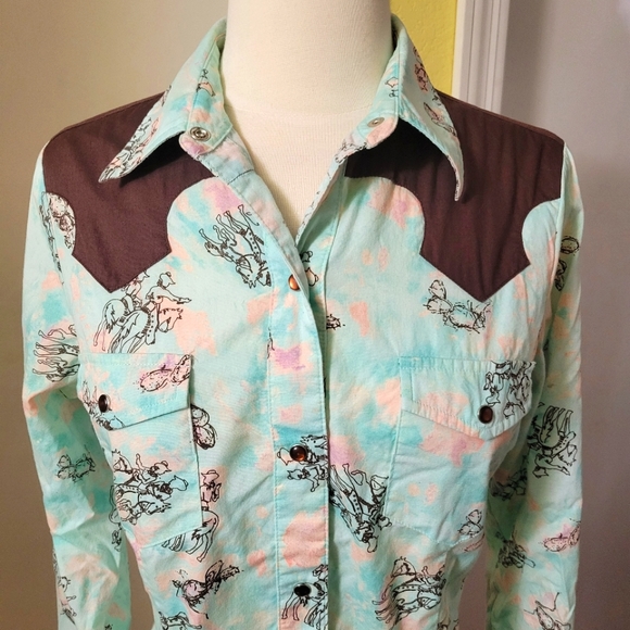 Shyanne Women's Western Snap Button Down Shirt size Small - Picture 2 of 10